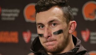 Johnny Manziel, en conferencia de prensa con los Browns