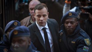 Pistorius, a las afueras de una corte 