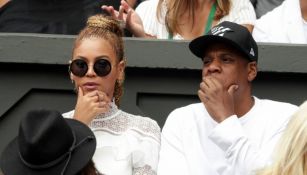 Beyoncé y su esposo sentados en la grada de Wimbledon