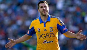 Gignac festeja anotación con Tigres en el Estadio Azul 