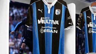 Imagen oficial de la nueva playera de local de Gallos Blancos del Querétaro