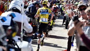 Chris Froome corre la última parte del Tour de Francia