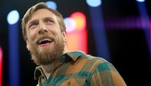 Daniel Bryan durante su anuncio del retiro