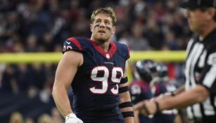 J.J. Watt durante un partido de la NFL con los Texanos 