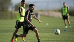 Oribe Peralta durante un entrenamiento de la Selección