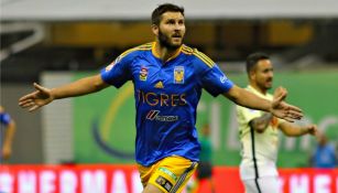 André-Pierre Gignac celebra su gol contra América