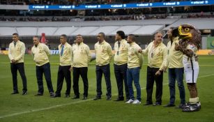 Defensas históricos del América en el campo del Azteca