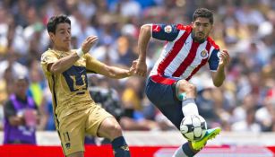 Pumas y Chivas disputan partido de Liga