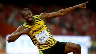 Usain Bolt celebra durante un competencia