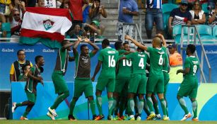 Nigeria celebra el gol de Umar