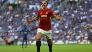 Ibrahimovic celebra un gol con su nuevo equipo el Manchester United