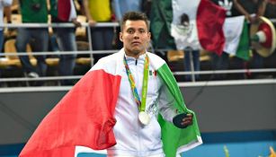 Sánchez se cubre con la bandera de México