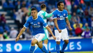 Jonatan Cristaldo festeja su gol con La Máquina