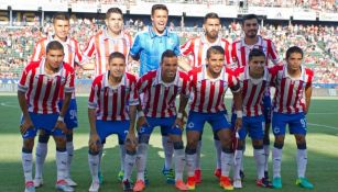 Chivas usó la camiseta conmemorativa contra Arsenal