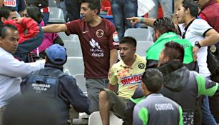 Aficionados del América en el Clásico Nacional