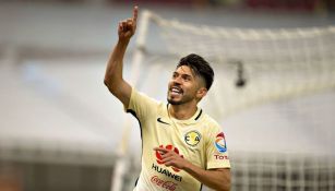 Peralta celebrando su anotación con el América