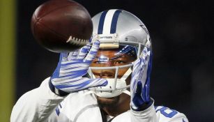 Terrance Williams recibe el ovoide con los Vaqueros