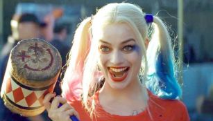 La bella actriz Margot Robbie da vida a Harley Quinn