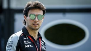 Checo Pérez previo a una prueba de calificación