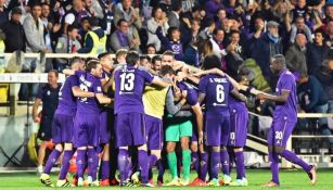 Jugadores de la Fiorentina celebran la victoria frente a la Roma