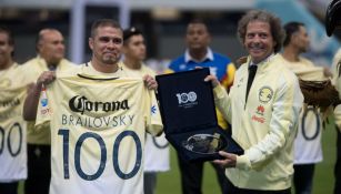 Ruso Brailovsky posa en su homenaje del centenario americanista