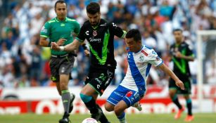 Rodrigo Roya y Christian Bermudez durante el partido de la Jornada 9