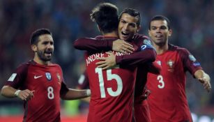 CR7 celebra con André Gomes después de marcar un gol contra Andorra