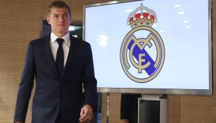 Kroos arriba a la conferencia tras firmar su renovación