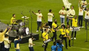 La banda Matute interpreta el himno del Centenario