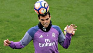 Pepe durante un entrenamiento con el Real Madrid