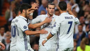 Gareth Bale celebra un gol junto a sus compañeros del Real Madrid