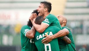 Chapecoense celebra una anotación durante un partido