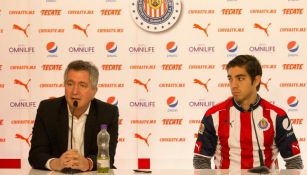 Jorge Vergara en la presentación de Rodolfo Pizarro