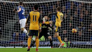 Seamus Coleman marca el primer gol contra Arsenal