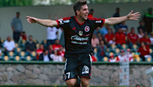 Hauche festeja una anotación con los Xolos en el A2016 