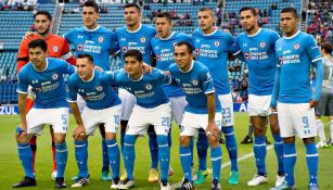 Cruz Azul posa previo a un duelo de Liga MX en el Estadio Azul