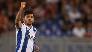 Tecatito celebra un gol con el Porto