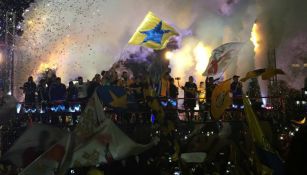 Así festejó el plantel de Tigres junto a su afición en la Macroplaza 