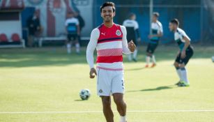 Oswaldo Alanís en un entrenamiento de Chivas