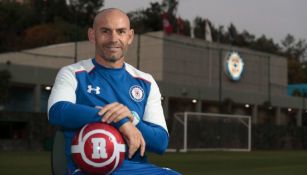 Paco Jémez posa para RÉCORD en las instalaciones del Azul