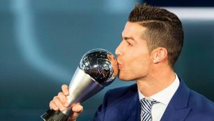 Cristiano Ronaldo recibe el premio 'The Best' al mejor jugador del año 