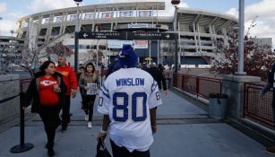 Aficionado, a punto de entrar al Qualcomm Stadium