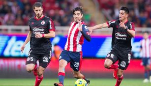 Rodolfo Pizarro escapa de la marca rival en duelo contra Xolos