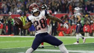 James White festeja después de hacer un touchdow en el SB LI