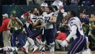 Los jugadores de Nueva Inglaterra celebran el Touchdown del Triunfo