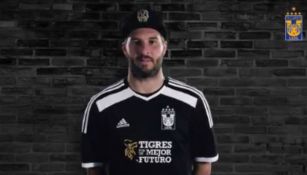 Gignac, durante el video promocional de Tigres