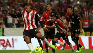 Ángel Zaldívar durante el Clásico Tapatío contra Atlas