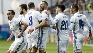 Jugadores del Madrid celebran uno de los cuatro goles contra el Eibar