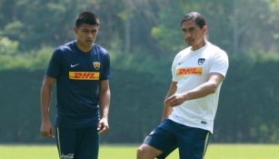 Francisco Palencia y Jesús Gallardo en un entrenamiento de Pumas