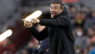 Luis Enrique da indicaciones a sus futbolistas en La Liga